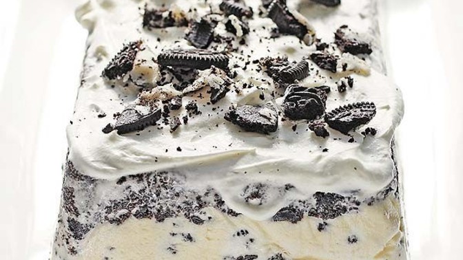 How many of you love the feeling of ice cream cakes?