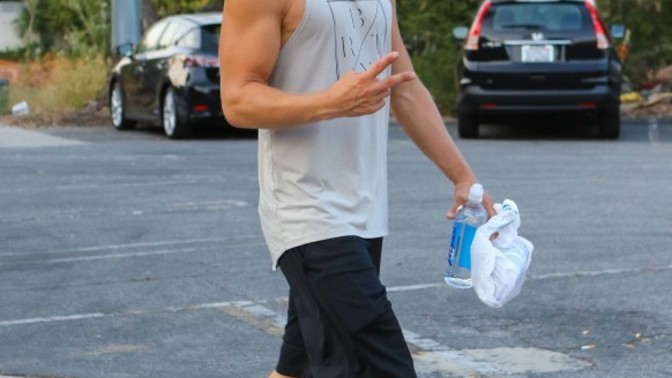 Are guys sporting tanktops an attractive fashion trend?