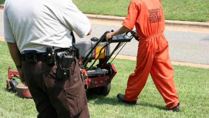 Should convicts be forced to work in order to pay for their upkeep?