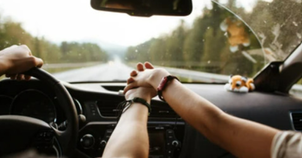 Do you like when a Guy grabs your thigh when driving? - GirlsAskGuys