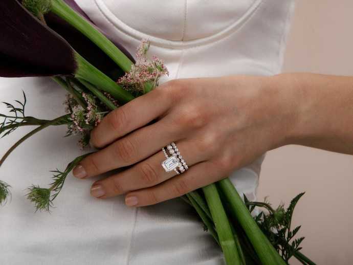 When it comes to engagement/wedding rings, who should be the person choosing the rings: the man or woman?