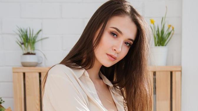 Guys, what woman would you choose for marriage/serious relationship?