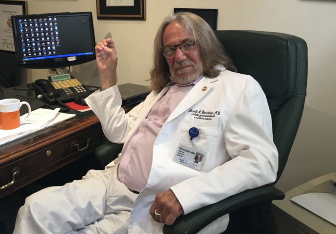 Does Trump have dementia? Are you qualified to diagnose dementia? - if so, why?