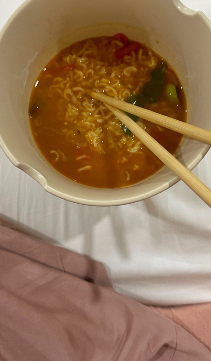 Instant ramen. My comfort food 😂🍜