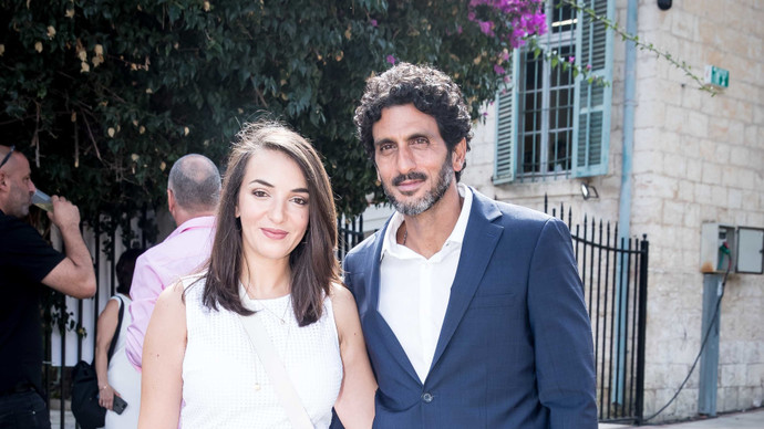 Can a Muslim guy and a Jewish girl be together?