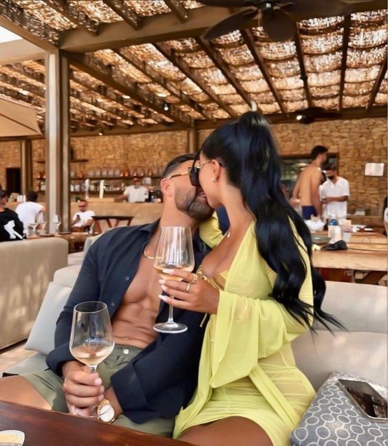 Gentlemen and Ladies whats is your dream date you wish to have?