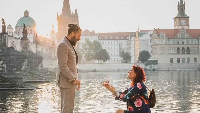 Should a woman ever propose?