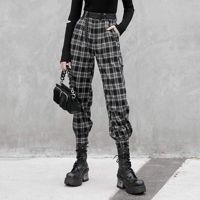 High-waisted or low-cut jeans?
