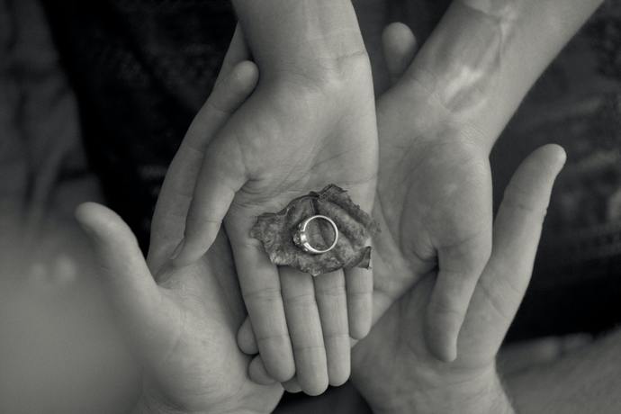 Men, how would you/have you proposed? And women how do you want him to propose.. unless youd wanna do it yourself?