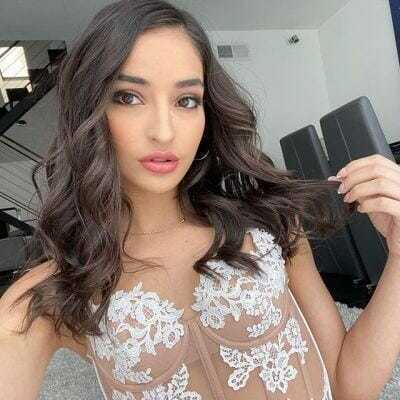 Dudes. You won a contest. Whatever in general. The prize is a date with a pornographic actress. How would you make the initial evening with her?
