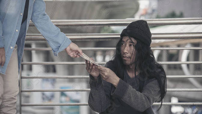 Do you give money to beggars? If not money what kind of things do you give them?