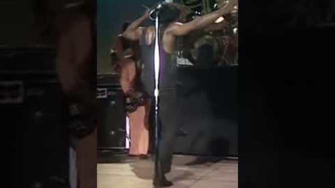 Girls, do you like a man who can dance?