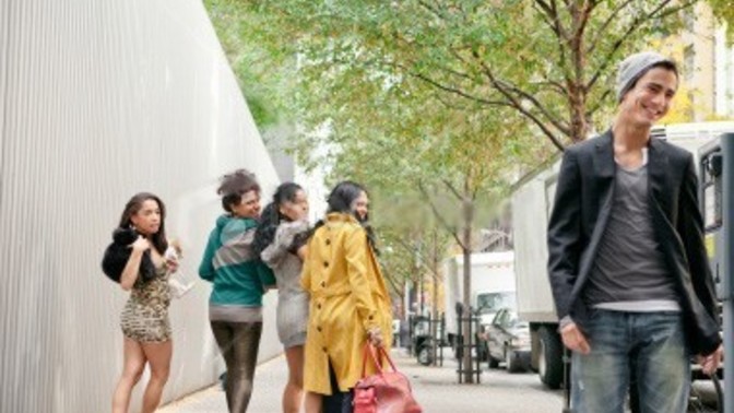 Are the ladies checking out guys without them noticing or do they give him a hint in which he has the idea? Guys, are you noticing this?