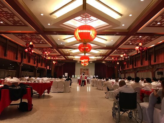 If you could buy any house and choose the interior design and built how would you want it?