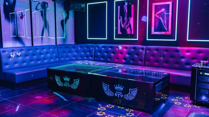 If you could buy any house and choose the interior design and built how would you want it?