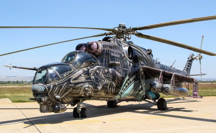 How many wings does a helicopter have?