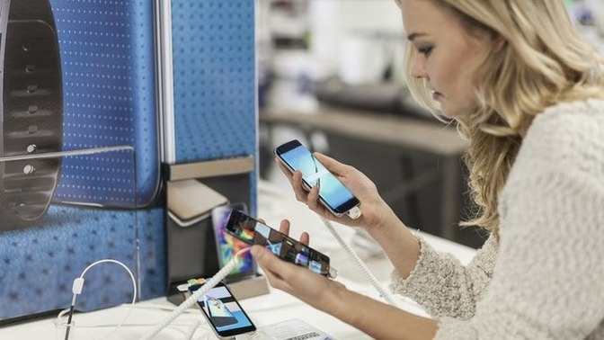 How long do you wait to get a new phone?