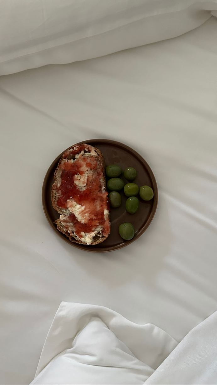 Calm Sunday. Snack time…