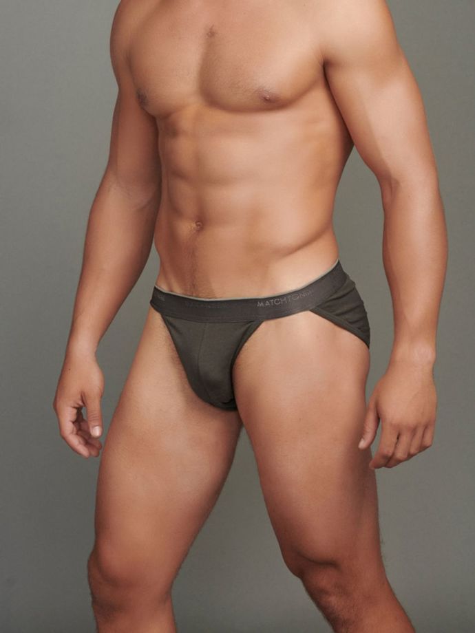 Girls, Do girls like guys that wears briefs / Tanga?