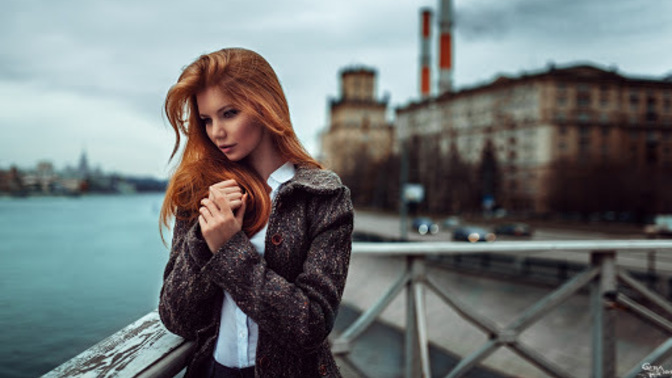 How can you tell if a girl is just shy or uninterested?