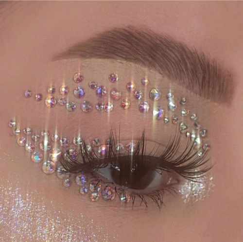 Do these types of looks work on hazel/green eyes?