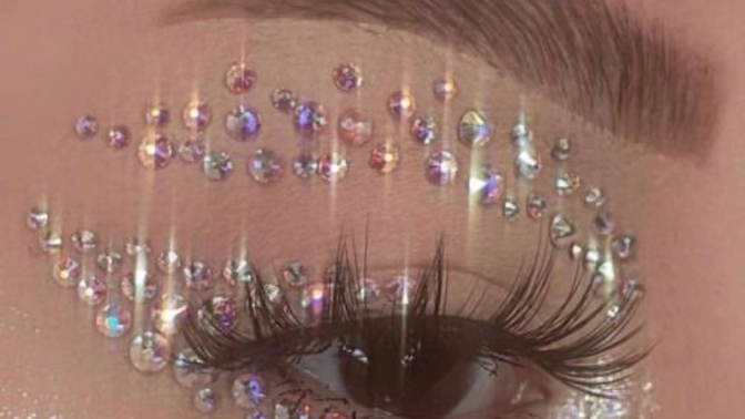 Do these types of looks work on hazel/green eyes?