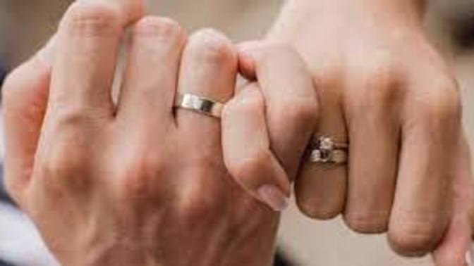 How can you persuade a woman to marry?