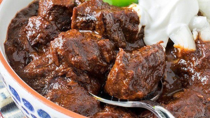 Should chilli be made with beef chunks or mince beef?
