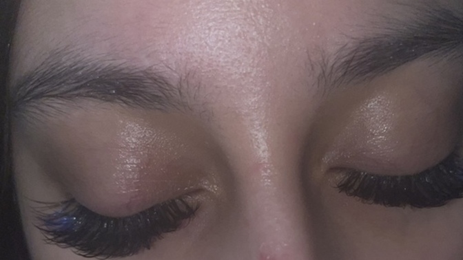 Girls, What lash extensions style is this ( pic )?