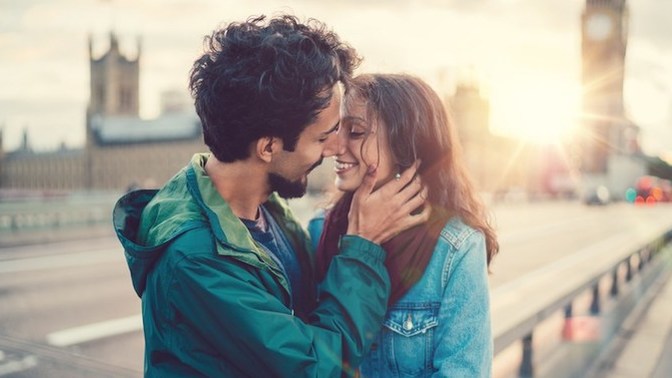Girls, Did you kiss the vast majority of guys you went on a second date with on the first date?