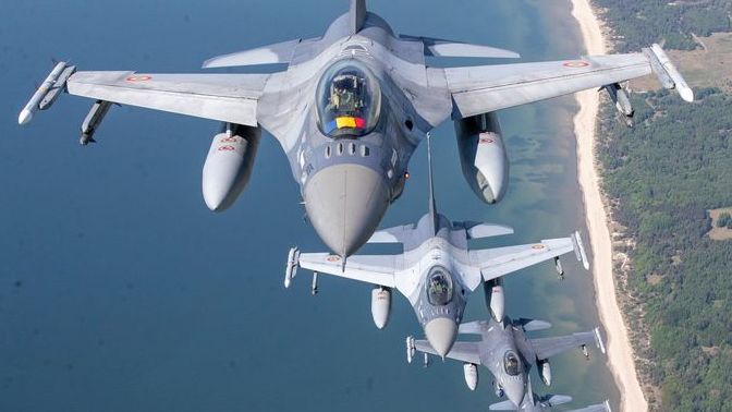 Should the US military reform the Eagle & Flying Tiger Squardons to fight in Ukraine?