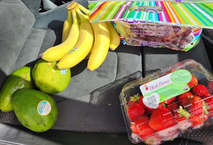 Guess how much this bit of fruit just cost me and I saved $4.65 for a rewards by putting phone number at the checkout?