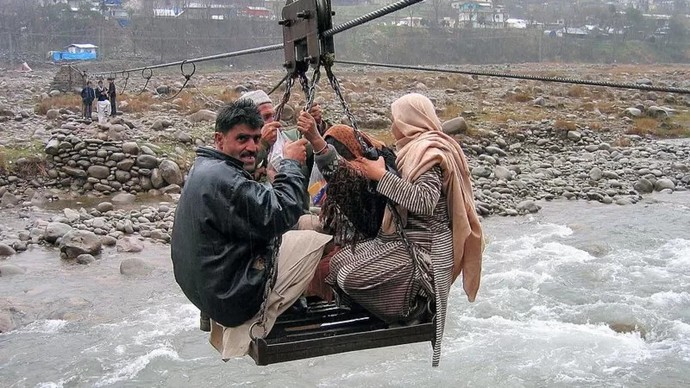 Would you travel in a homemade cable car?