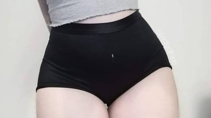 Thicc thighs or slender thighs?