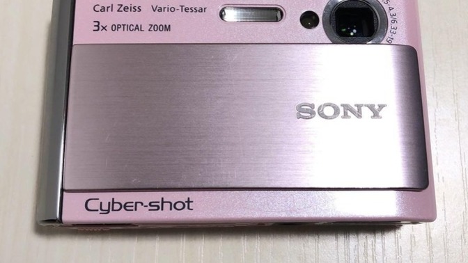 Which color camera do you like best (present for my sister who likes older technology)?