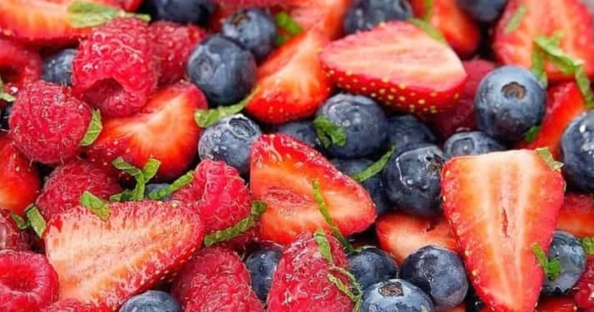Blueberries, raspberries or strawberries? GirlsAskGuys