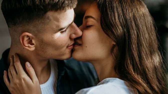 Can a guy tell if a girl is virgin or not?