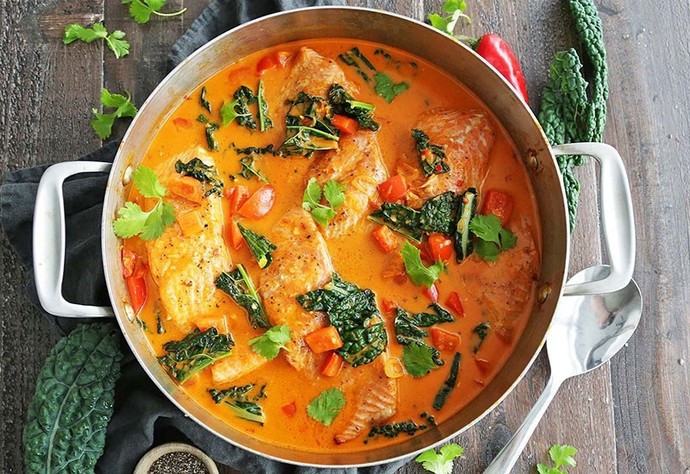 How many of you big fans of chicken, beef, or salmon coconut curry stew 😋?