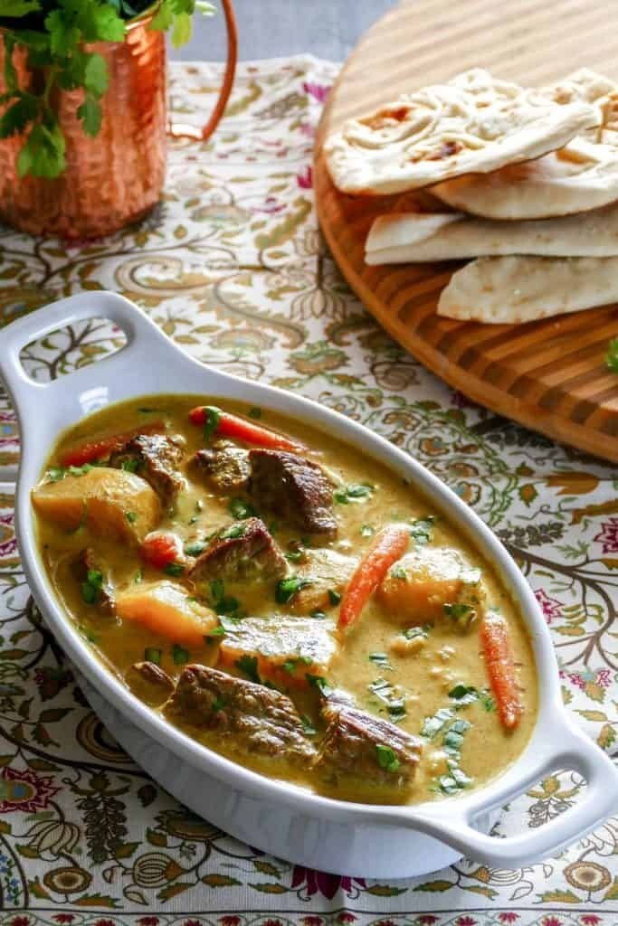 How many of you big fans of chicken, beef, or salmon coconut curry stew 😋?