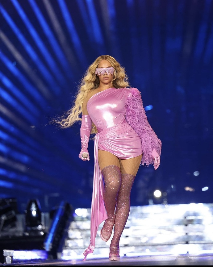 What Renaissance Tour outfit is best (Part 5)   ?
