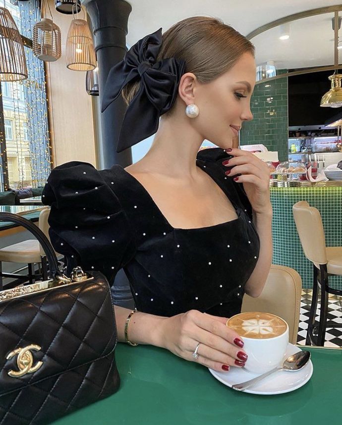 What do you think of girls, who dress up like that?