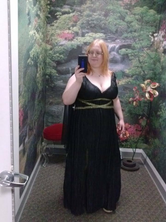 So rate this icky of a female in these photos?