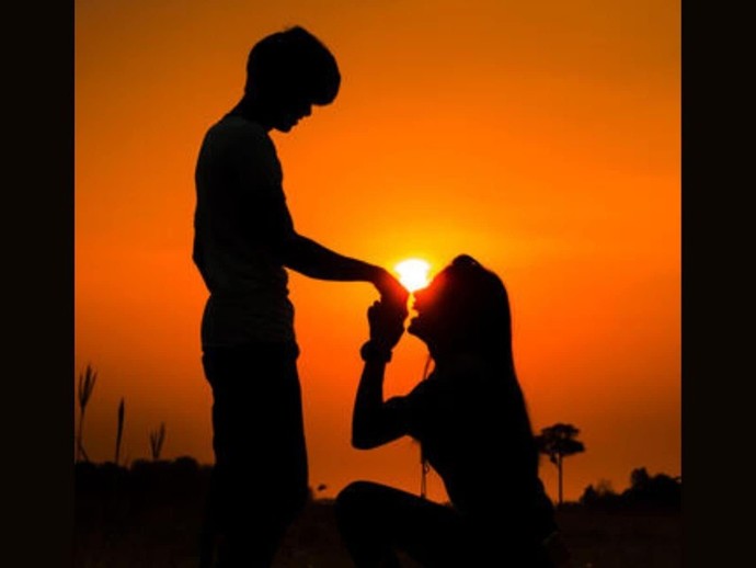 Do men finds attractive when women takes the first move?