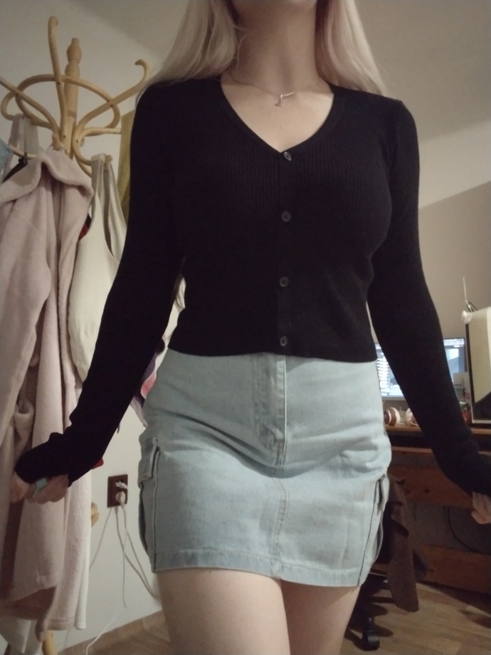 Which outfit out of these do you find cuter and more suitable for a date?