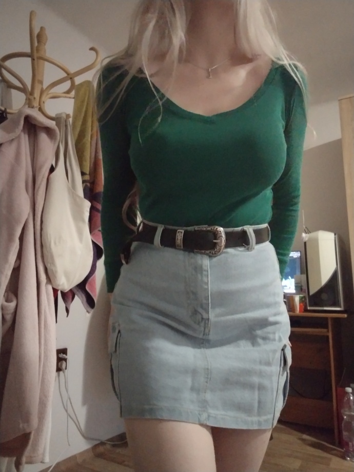 Which outfit out of these do you find cuter and more suitable for a date?