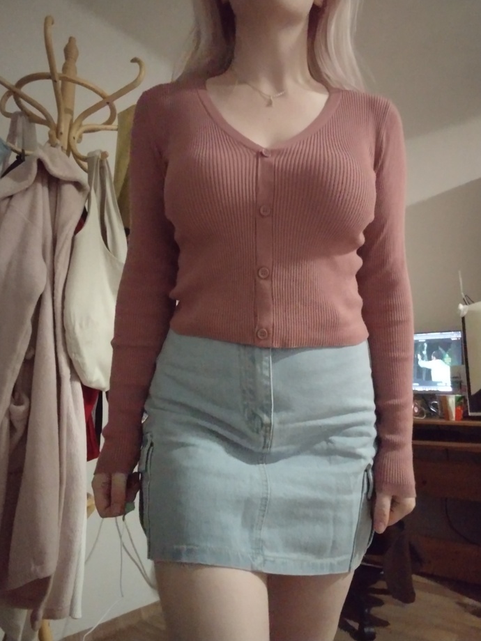 Which outfit out of these do you find cuter and more suitable for a date?
