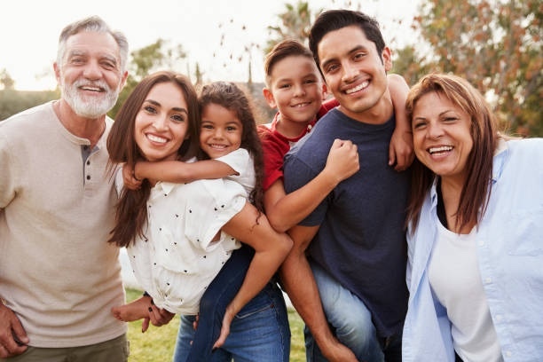 How can conservatives win over Hispanic Americans to ensure USA stays conservative?