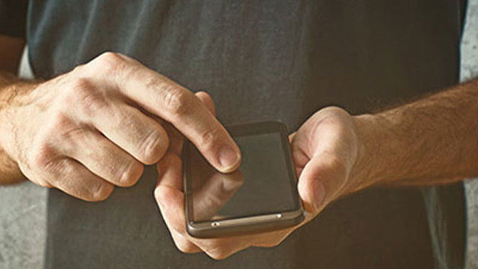 What does it mean when a guy texts you xoxo?