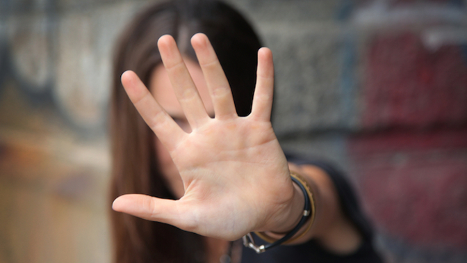 Once in a relationship, should you get rid of your friends?
