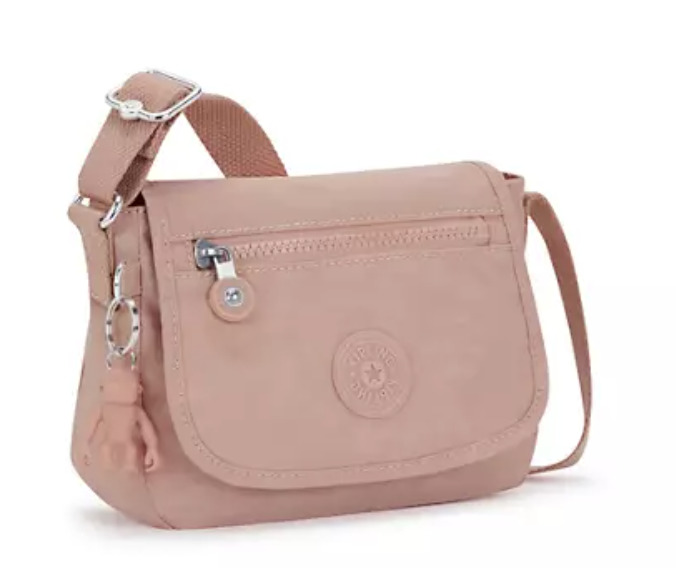Which bag looks cuter as a bag for errands?